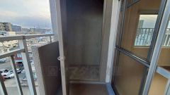 バルコニーに収納付き。