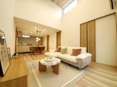 温かみのある雰囲気と、キッチンでの作業性を兼ね備え、家族の笑顔あふれる団らんのひと時をお過ごしいただける設計になっています。