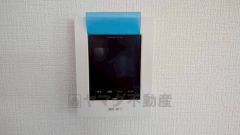 防犯性、セキュリティ対策に安心できるテレビモニター付きインターフォンです。セールスマン対策にもなり安心できます。