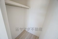 同仕様写真。玄関から直接出入りできるファミリークローク。帰宅後アウターをすぐに収納出来るため、部屋が散らかりにくく片付けらくらく＾＾