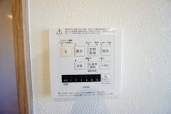 浴室暖房乾燥機には、暖房、乾燥、涼風、換気の4つの機能が付いています。タイマー付きです。換気・雨の日の洗濯も安心です＾＾