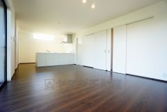 家族が集まる開放的なリビング。思い思いの時間を過ごしたり、家族みんなで食事をしたり、素敵な団らんの場になりますね＾＾