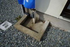 お車の洗車や外壁のお掃除をする際に便利な外水栓。