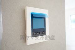 防犯性、セキュリティ対策に安心できるテレビモニター付きインターフォンです。セールスマン対策にもなり安心できます。