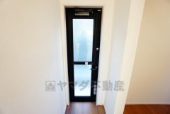 外に一時的にゴミを置くことができ、室内を清潔に保てます。