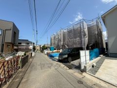 現地（2026年4月16日）撮影。住人以外の車の進入も少なく、小さなお子様を持つご家庭にも安心です。