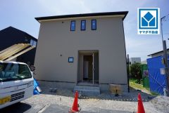現地（2025年7月7日）撮影。東郷小学校まで徒歩6分と近く、お子様も無理なく通えます。快適でゆとりのある生活空間で新生活を始めましょう^^