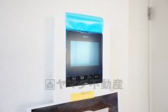 防犯性、セキュリティ対策に安心できるテレビモニター付きインターフォンです。セールスマン対策にもなり安心できます。