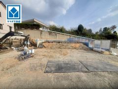 現地（2025年12月8日）撮影。舞松原小学校徒歩3分と近く、無理なく通学しやすい環境です＾＾お気に入りの家具とインテリアで素敵な部屋を作りましょう。