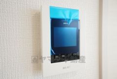 防犯性、セキュリティ対策に安心できるテレビモニター付きインターフォンです。セールスマン対策にもなり安心できます。