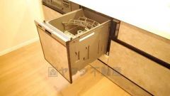 家事の時間が短縮できるフルオープンで開けやすい食器洗い乾燥機付。食事後に家族とのくつろぎタイムをしっかり取れます。