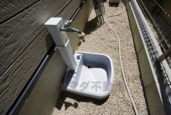 お車の洗車や外壁のお掃除をする際に便利な外水栓。