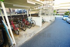 駐輪場。