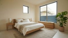 家具はイメージです。主寝室としてお使いいただけそうなこちらのお部屋は、日当たりが良く、爽やかな風を感じて起きる朝は、快適生活の始まりに。