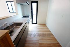 カウンタートップは耐熱性に優れており、日ごろのお掃除もふき取るだけでＯＫ。