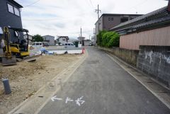 大型車の通行が少なく、騒音や振動が少ないので静かで快適な生活を送れます。