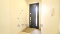 たっぷり収納できるシューズボックスです。家族全員の靴がきれいに整頓できます。