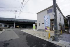 住人以外の車の進入も少なく、小さなお子様を持つご家庭にも安心です。