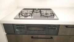 複数の調理を一度に行うことができる3口コンロ。効率よくお料理が出来ます。毎日のお料理も楽しくなりますね＾＾