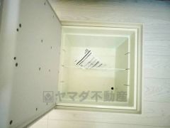 キッチンには床下収納をご用意。長期で保管するものの置場におススメです＾＾