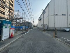 現地（2026年3月9日）撮影。全戸駐車スペースも2台確保、来客時にも便利。落ち着いた住宅地内で快適な生活を実現してみませんか。