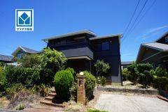 永住の地にふさわしい閑静な住宅街。敷地67坪。駐車並列2台、ウッドデッキあり＾＾お気に入りの家具とインテリアで素敵な部屋を作りましょう。