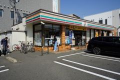 セブンイレブン　福岡千早東駅前店