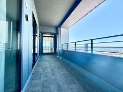 充分なスペースを確保したバルコニー＾＾ 天気の良い日はテーブルセットを配置して、優雅なティータイムをお楽しみいただけます＾＾