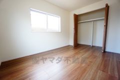 住む人のこだわりを活かす洋室＾＾広めのクローゼットもあり荷物もすっきり片付けられ、ゆとりのある暮らしが出来ます＾＾