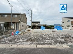 1号棟。広々LDK19.5帖＾＾家族とのコミュニケーションがとりやすいリビングスルー階段＾＾