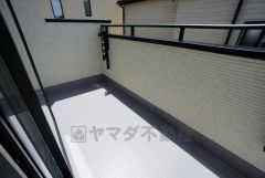 陽当たりの良いバルコニーです。お洗濯やお布団干しはもちろん、日光浴スペースにも。