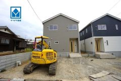 古賀駅徒歩9分、都心へのアクセス良好。スーパーやコンビニなども近く周辺環境充実。快適でゆとりのある生活空間で新生活を始めましょう^^