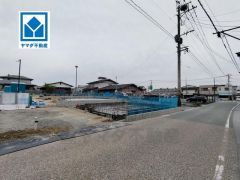 現地（2026年4月12日）撮影。南郷小学校徒歩4分とお子様が通学しやすい環境です＾＾