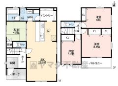 リビングは22帖以上の開放感あふれる空間です。キッチンには広々パントリー付き。リビング横の和室は、思い切りお子様が遊べるキッズスペースに＾＾