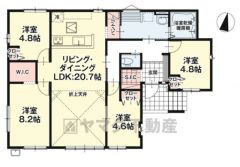 平屋。リビングは道路の反対側にあるため、歩行者から覗かれる心配がなく、プライバシーが保たれます。SIC、パントリー、WIC付き＾＾