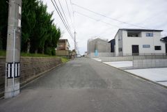 住人以外の車の進入も少なく、小さなお子様を持つご家庭にも安心です。