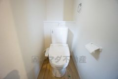 同仕様写真。1階2階の2ヶ所にトイレがありますので、忙しい朝にも家族に気を使わず、ゆとりが生まれますね＾＾