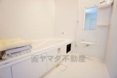 デザイン性に優れた浴槽でゆったりとしたバスタイムを演出。