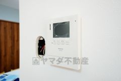 防犯性、セキュリティ対策に安心できるテレビモニター付きインターフォンです。セールスマン対策にもなり安心できます。
