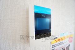 防犯性、セキュリティ対策に安心できるテレビモニター付きインターフォンです。セールスマン対策にもなり安心できます。