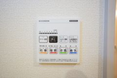 浴室暖房乾燥機付き＾＾梅雨の時期や花粉、PM2.5が酷いときなどの洗濯を干すのに重宝しそうですね＾＾