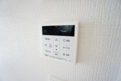 おいだき機能つきなのでお風呂に入る時間が異なるご家庭には嬉しいですね。ボタン一つで快適で便利な生活が＾＾