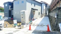 駐車スペースはゆとりある2台分を確保。マイカー用に、お客さま用に、余裕を持ってご利用いただけます。