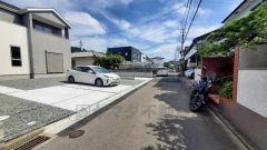 大型車の通行が少なく、騒音や振動が少ないので静かで快適な生活を送れます。