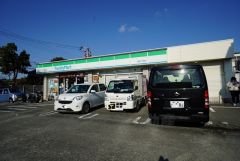 ファミリーマート　松田三丁目