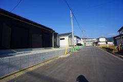 住人以外の車の進入も少なく、小さなお子様を持つご家庭にも安心です。