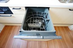 炊事時間を大幅に短縮できる食器洗浄乾燥機付き＾＾食器を洗う手間が減るので家族とのコミュニケーションの時間や自分の時間が増えますね。