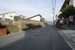 大型車の通行が少なく、騒音や振動が少ないので静かで快適な生活を送れます。