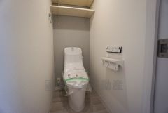 節水、お掃除ラクラクなウォシュレット付の高機能トイレ。