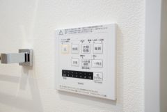 浴室暖房乾燥機付き＾＾梅雨の時期や花粉、PM2.5が酷いときなどの洗濯を干すのに重宝しそうですね＾＾